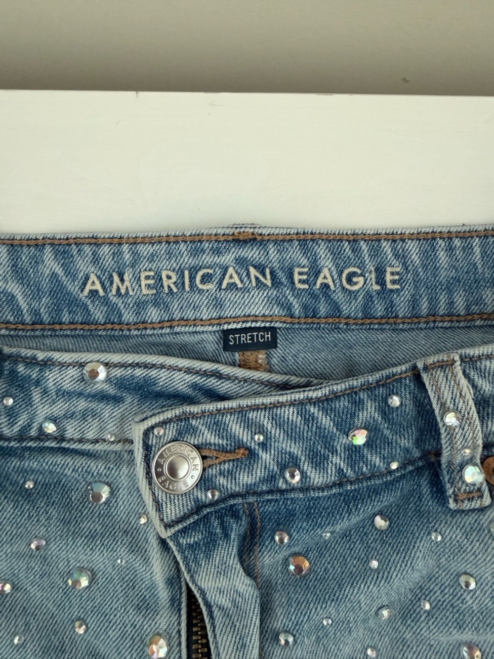 American Eagle Rhinestone Distressed Denim Shorts Size 10 Y2K Festival - Picture 3 of 7